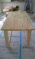 木地の状態のテーブル